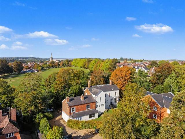 2 bedroom cottage for sale