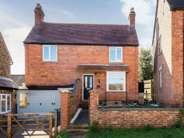 2 bedroom cottage for sale