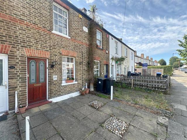 2 bedroom cottage for sale
