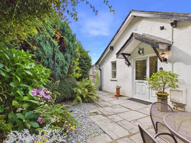 2 bedroom cottage for sale