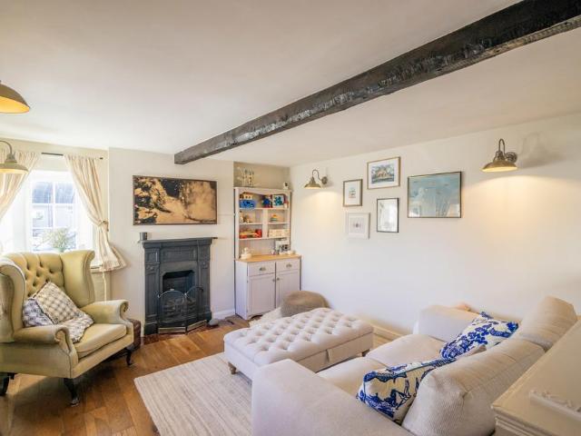 2 bedroom cottage for sale