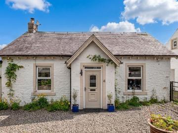 2 bedroom cottage for sale
