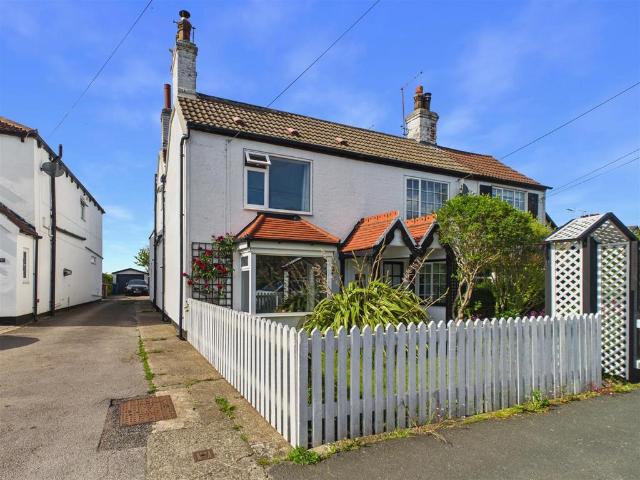 2 bedroom cottage for sale