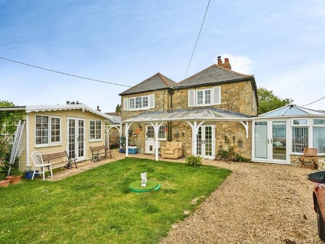 2 bedroom cottage for sale