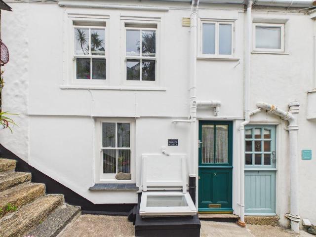 2 bedroom cottage for sale