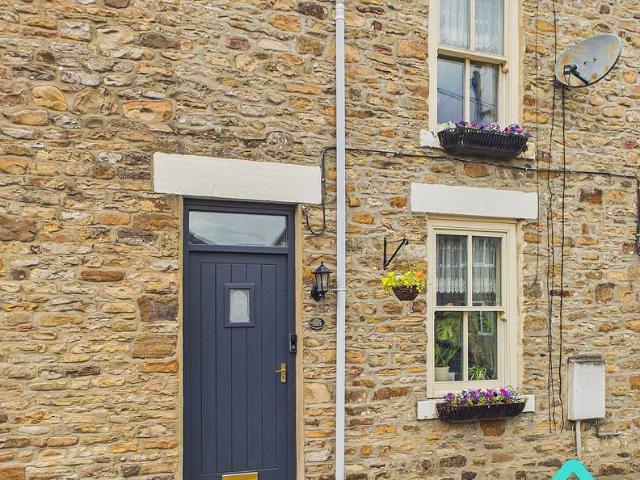 2 bedroom cottage for sale