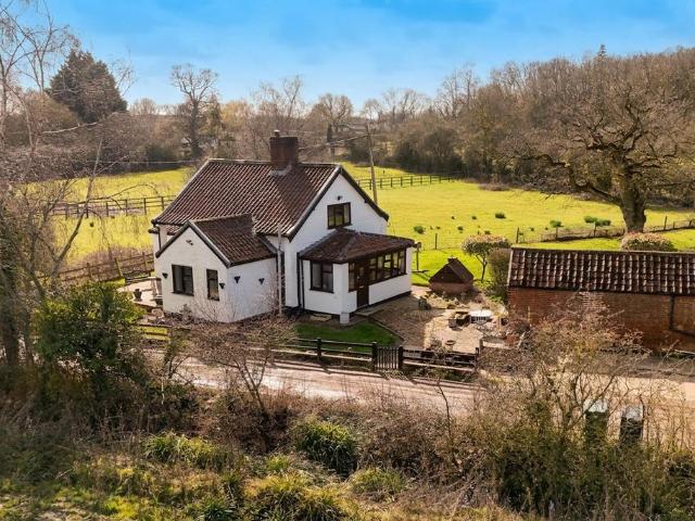2 bedroom cottage for sale