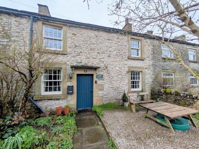 2 bedroom cottage for sale