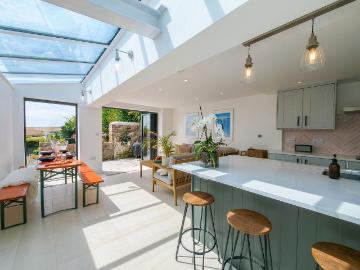 2 bedroom cottage for sale