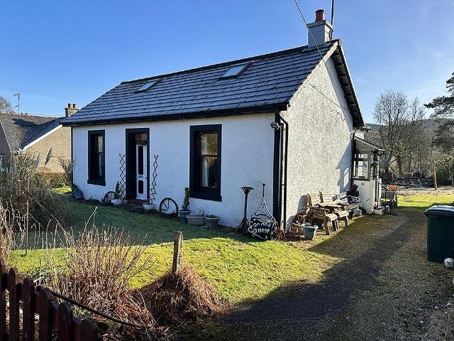2 bedroom cottage for sale