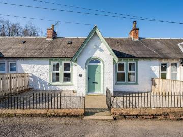 2 bedroom cottage for sale