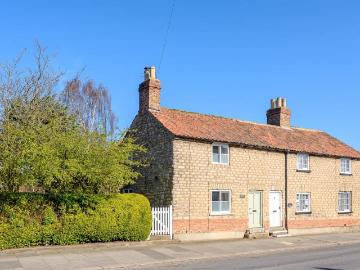 2 bedroom cottage for sale