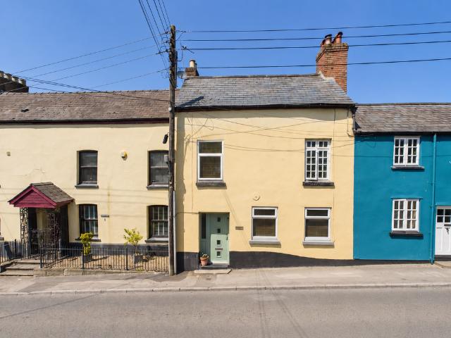 2 bedroom cottage for sale