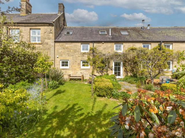 2 bedroom cottage for sale