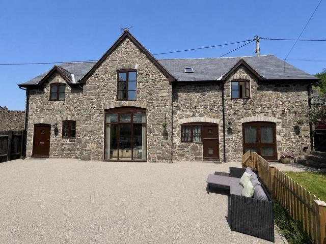 2 bedroom cottage for sale