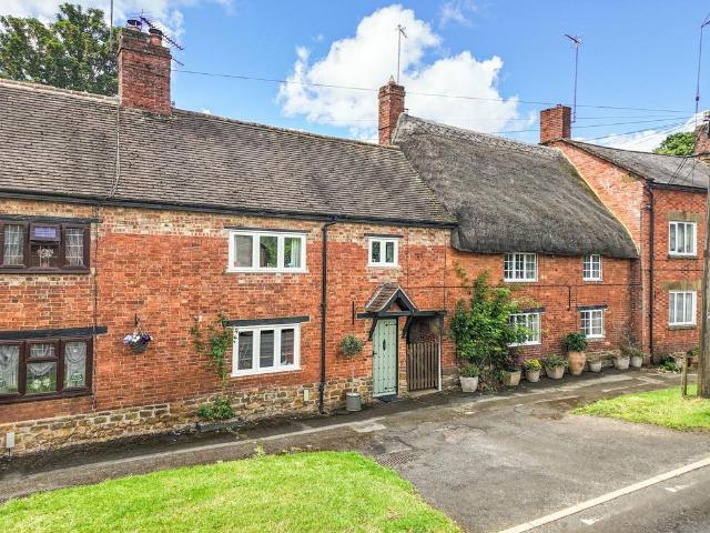 2 bedroom cottage for sale