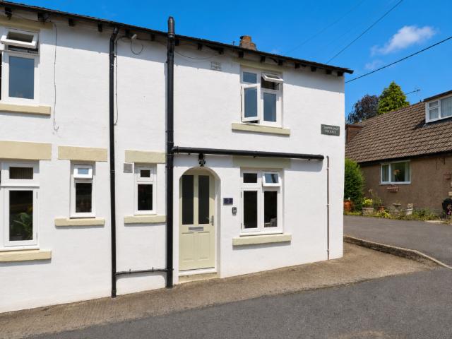 2 bedroom cottage for sale