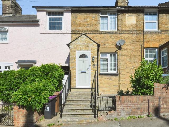 2 bedroom cottage for sale