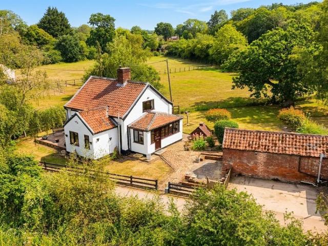 2 bedroom cottage for sale