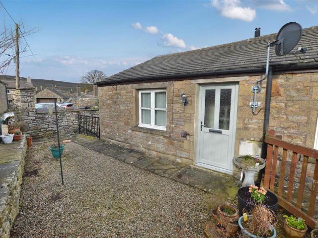 2 bedroom cottage for sale