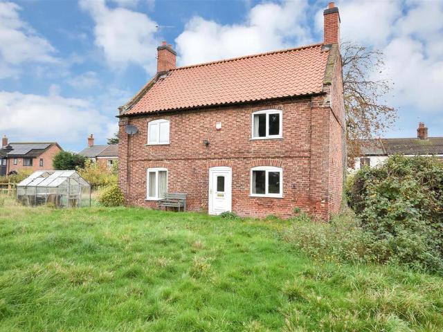 2 bedroom cottage for sale