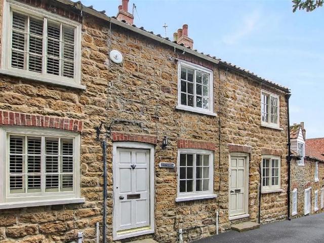 2 bedroom cottage for sale