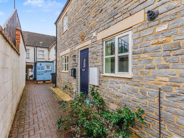 2 bedroom cottage for sale