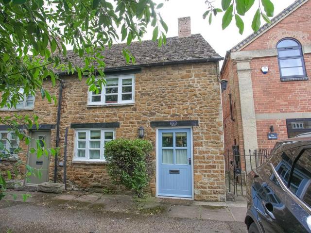 2 bedroom cottage for sale