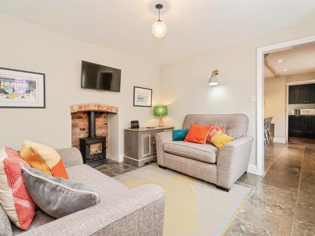 2 bedroom cottage for sale