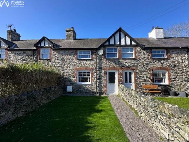 2 bedroom cottage for sale