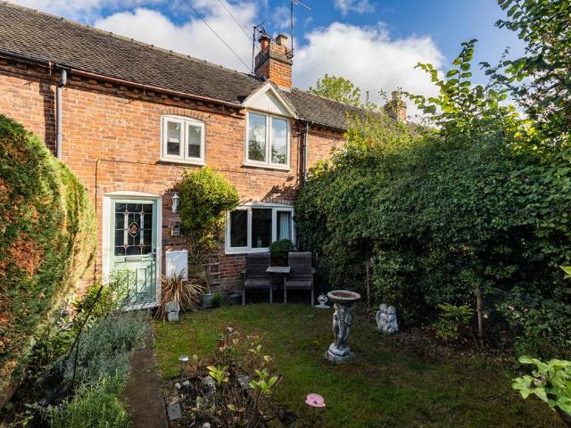 2 bedroom cottage for sale