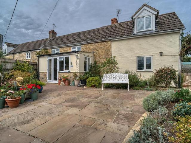 2 bedroom cottage for sale