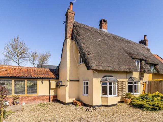 2 bedroom cottage for sale