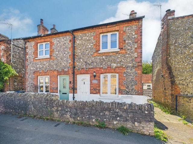 2 bedroom cottage for sale