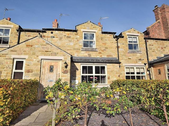 2 bedroom cottage for sale