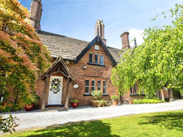 2 bedroom cottage for sale
