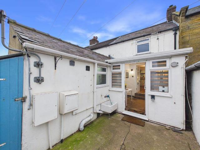 2 bedroom cottage for sale