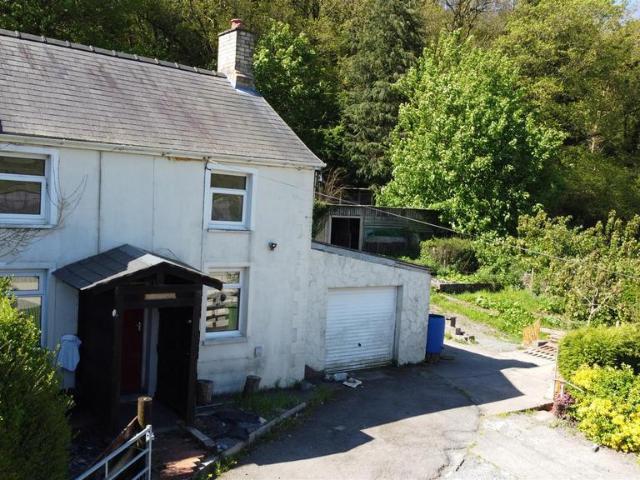 2 bedroom cottage for sale