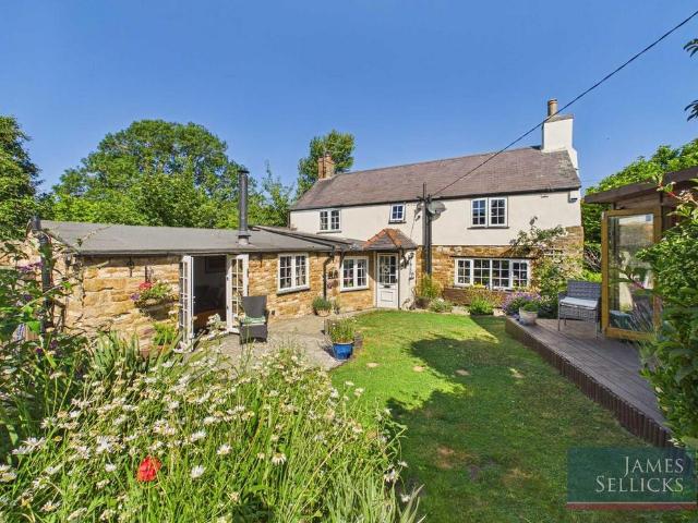 2 bedroom cottage for sale