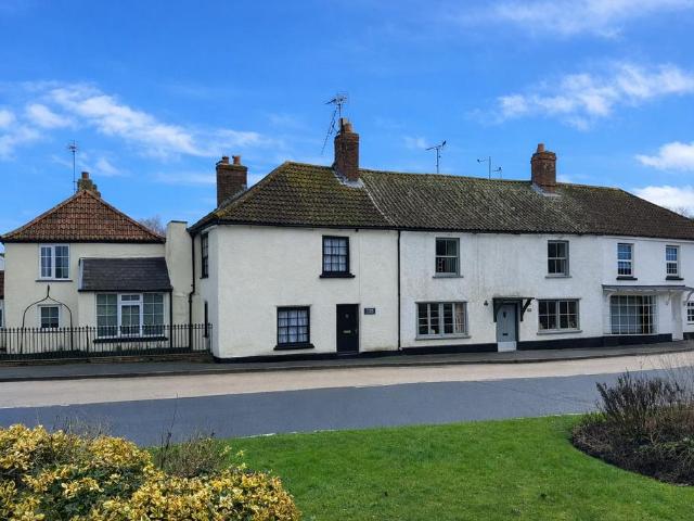 2 bedroom cottage for sale