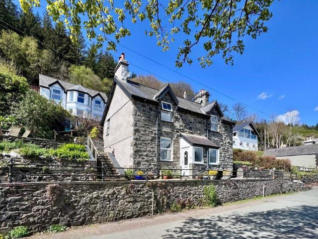 2 bedroom cottage for sale