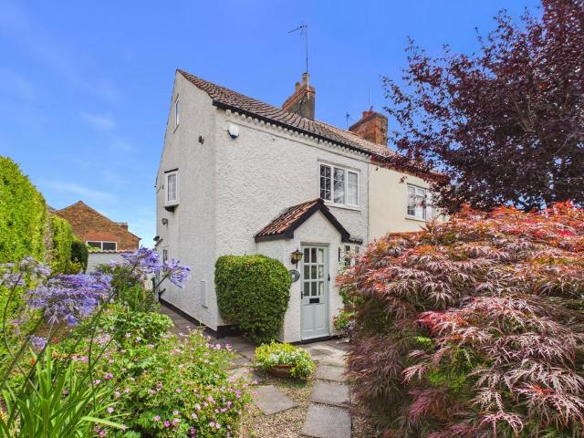 2 bedroom cottage for sale