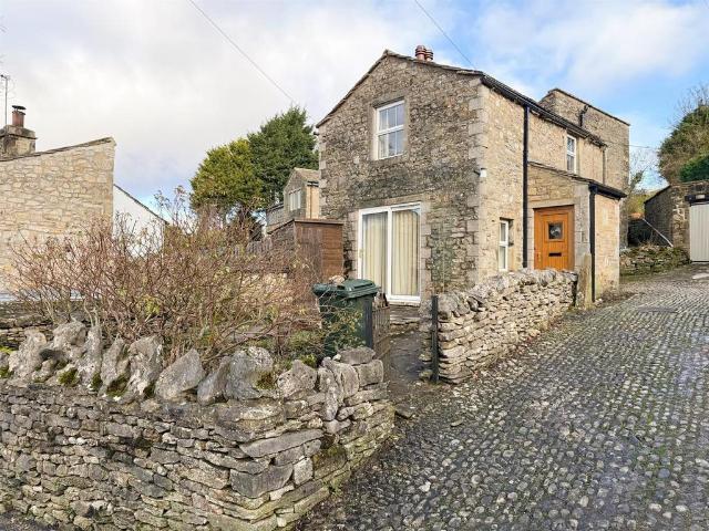 2 bedroom cottage for sale