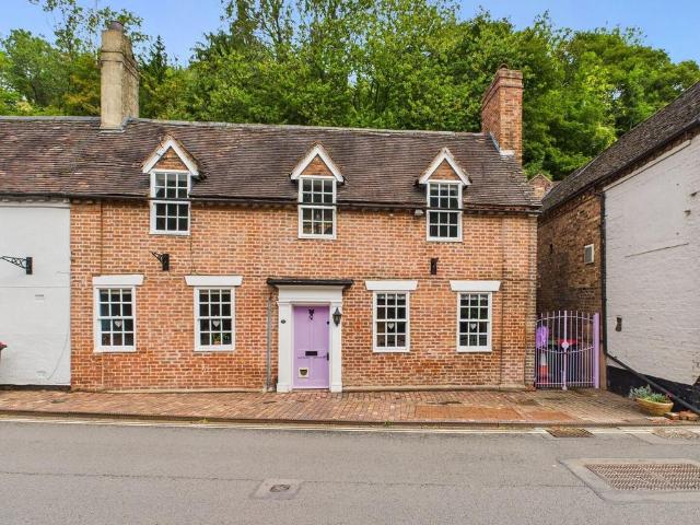 2 bedroom cottage for sale