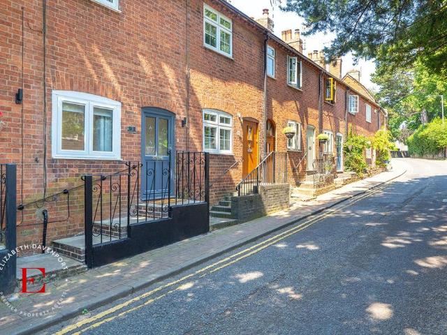 2 bedroom cottage for sale