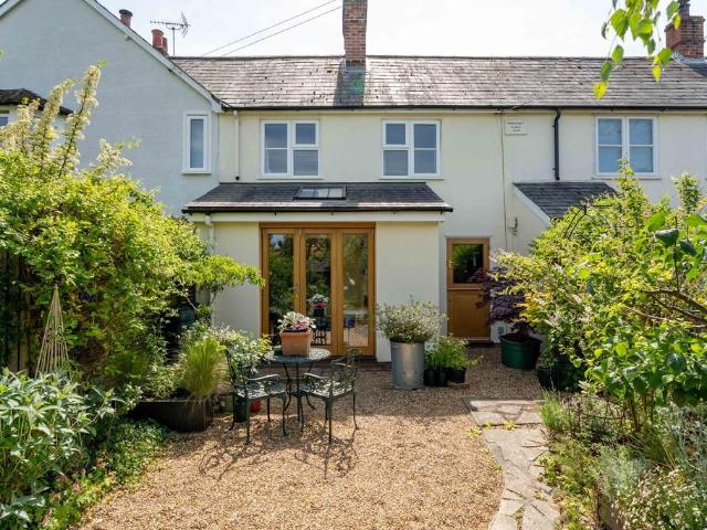 2 bedroom cottage for sale