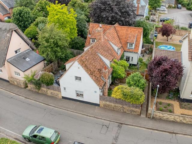 2 bedroom cottage for sale