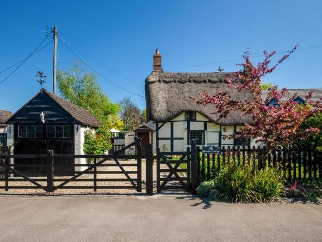 2 bedroom cottage for sale