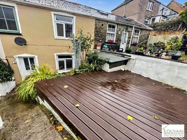 2 bedroom cottage for sale