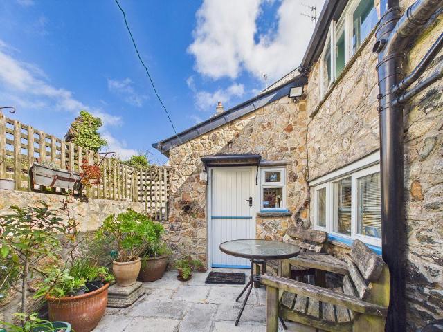 2 bedroom cottage for sale
